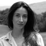Lauren Oliver bw
